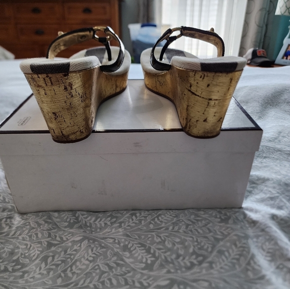 NEW! Coach Fauna Crinkle Patent Mahogany Sandals, NIB, Size 9.5 M - Picture 7 of 9